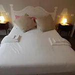 Red Flat In Rome