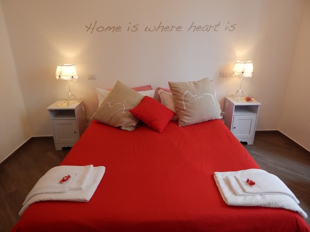 Red Flat In Appartamento