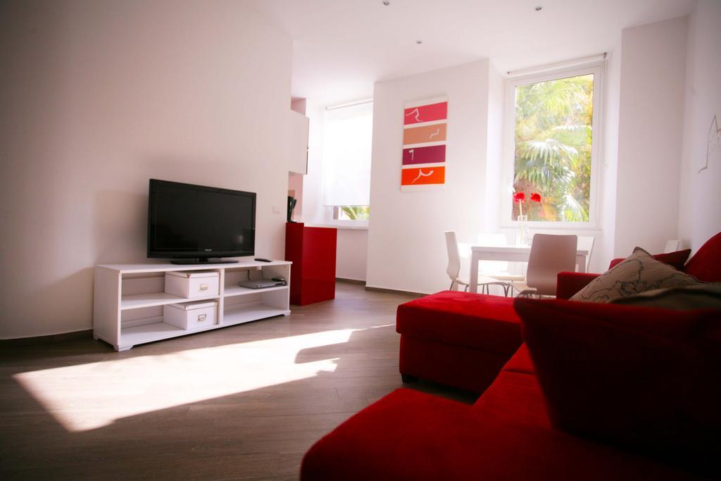 Red Flat In Apartamento Roma